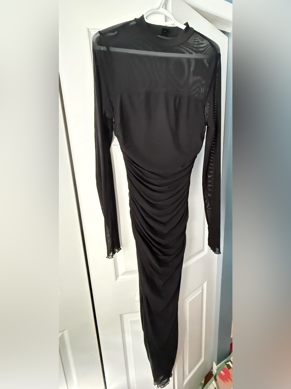 Elegant Black Long-Sleeve Ruched Midi Dress